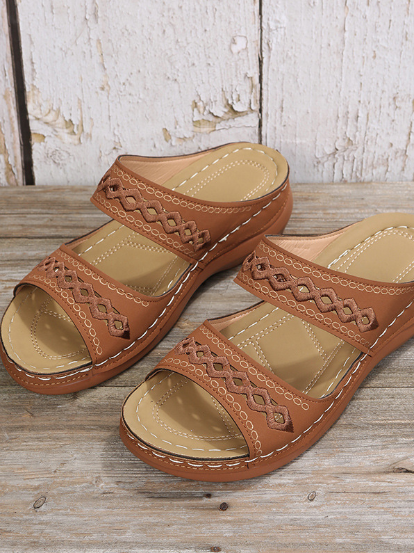New large size slippers, retro stitching, non-slip round toe wedge heel, comfortable flat sandals for women