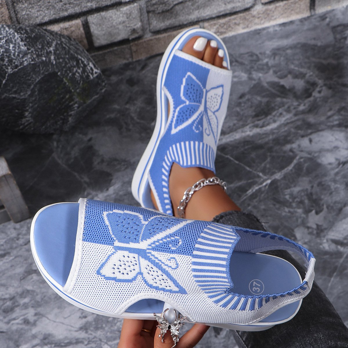 Women's summer new leisure flying woven hollow mesh fish mouth beach women's sports style sandals