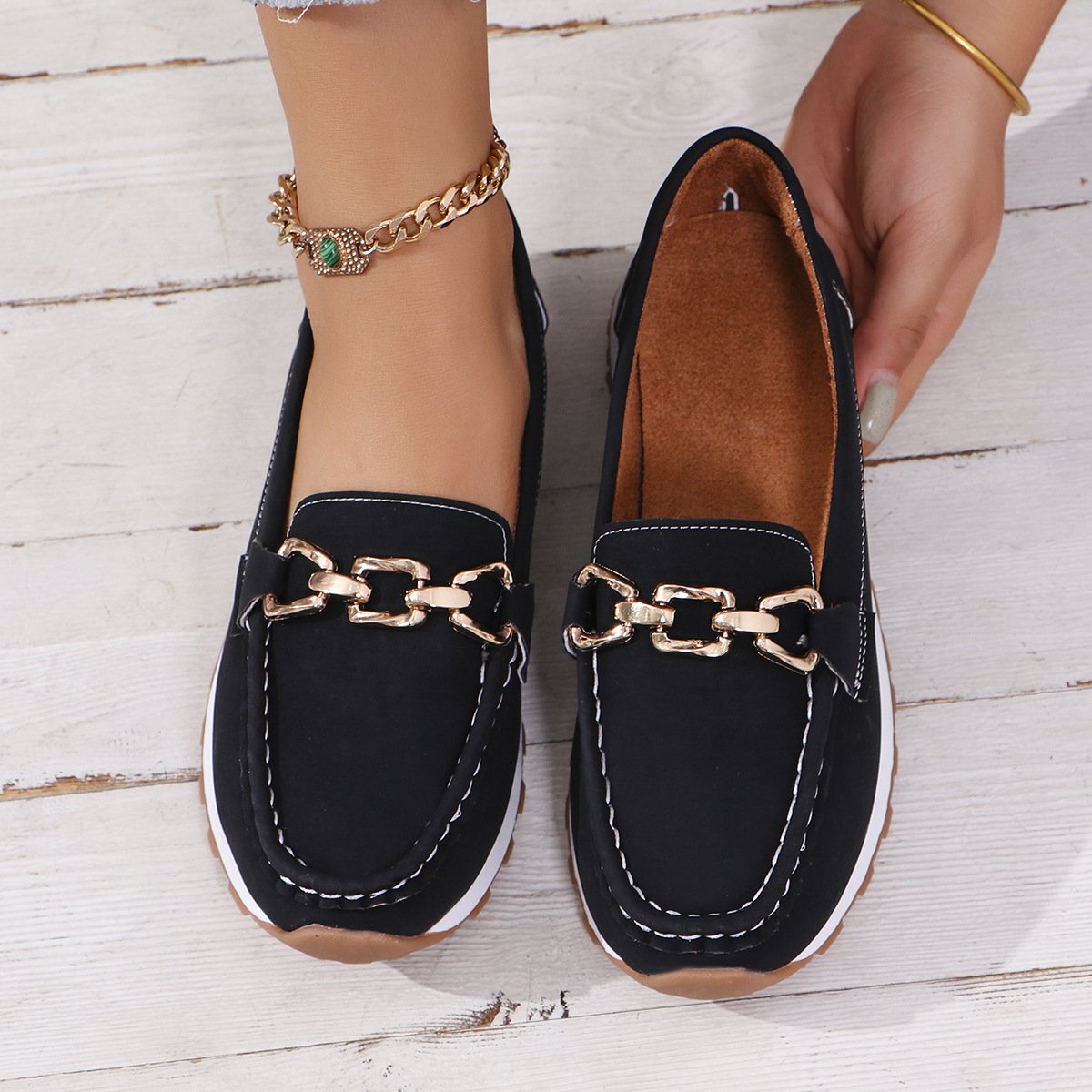 Ladies New Style Metal Chain Flat Thick Sole Casual Loafers Flat Shoes