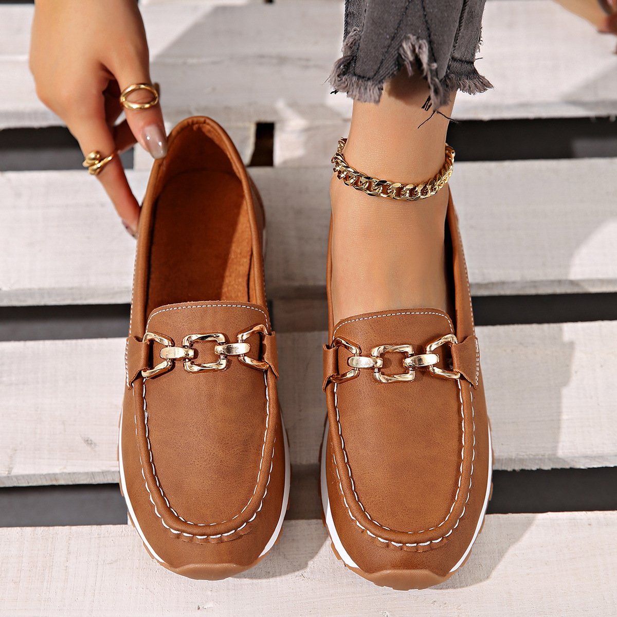 Ladies New Style Metal Chain Flat Thick Sole Casual Loafers Flat Shoes
