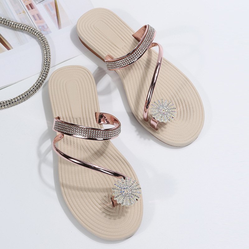 Large Size Women's Toe Sandals Summer New European And American Women's Beach Sandals Rhinestone Flower Flat Slippers