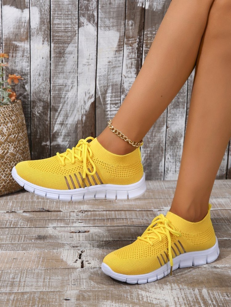 Spring And Autumn Flyknit Breathable Non-slip Lightweight Mesh Sports Shoes